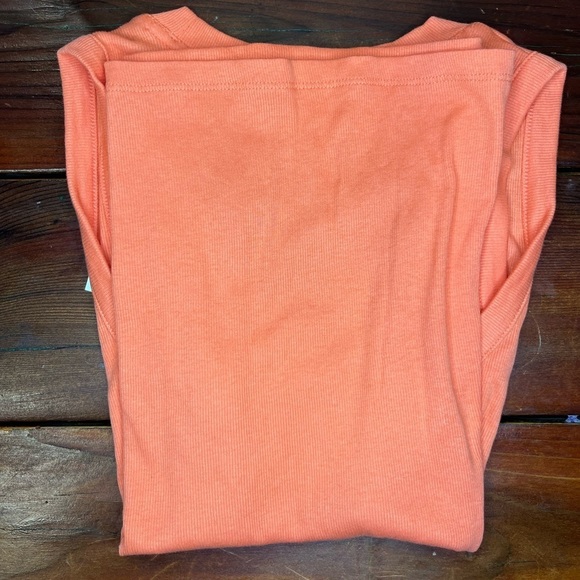 Simple Scoop Neck Tank - Picture 8 of 8
